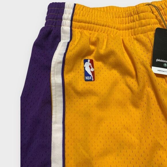 Mitchell & Ness Los Angeles Lakers ‘09  Swingman Yellow Shorts Mens size L NWT - Picture 4 of 10